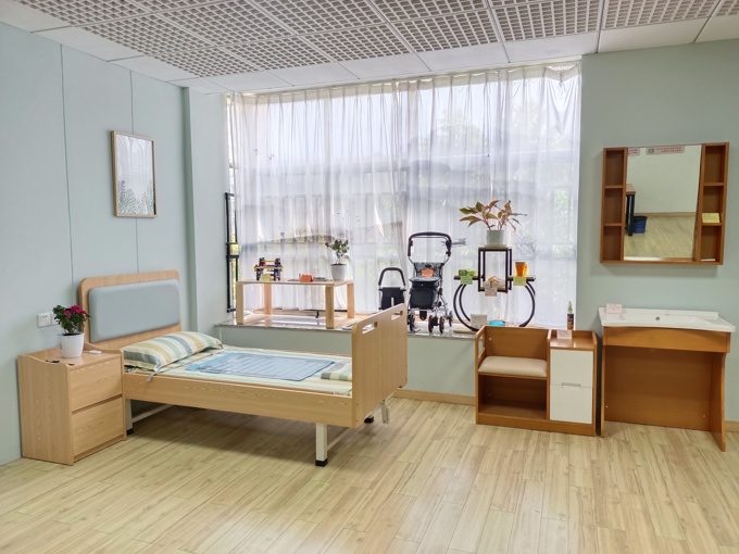 国家很重视，行业新风口：家庭养老床位的6大典型做法！-家庭养老床位-必顾养老管家 2021年06月18日，民政部举行《“十四五”民政事业发展规划》专题新闻发布会，会上专门指出，将加大家庭养老床位的发展力度，一方面扩大试点范围和覆盖面，同时加强家庭养老床位的监管，将家庭养老床位纳入养老服务综合监管，出台相关的标准和规范。这标志着，十四五期间家庭养老床位这一新兴的养老方式，将迎来巨大的发展机会，也是未来五年养老服务业的“新风口”。